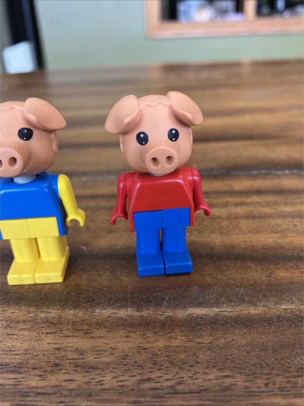Rare Vintage LEGO Fabuland Pig Minifigure Set 0f 2 Collectible - Picture 3 of 8